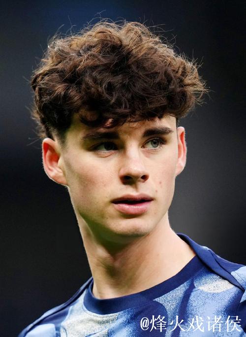 阿奇-格雷:巴黎是一支顶级球队,我们也能从中 阿奇-格雷:巴黎是一支顶级球队,我们也能从中